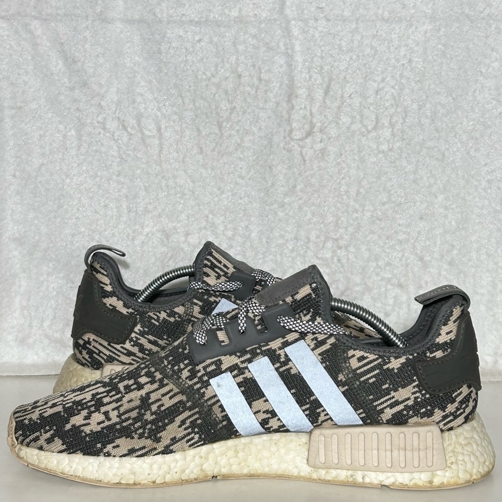 Adidas Mens NMD R1 Grey Four/Linen White Running Athletic Sneakers Shoes SZ 12 - Picture 7 of 11